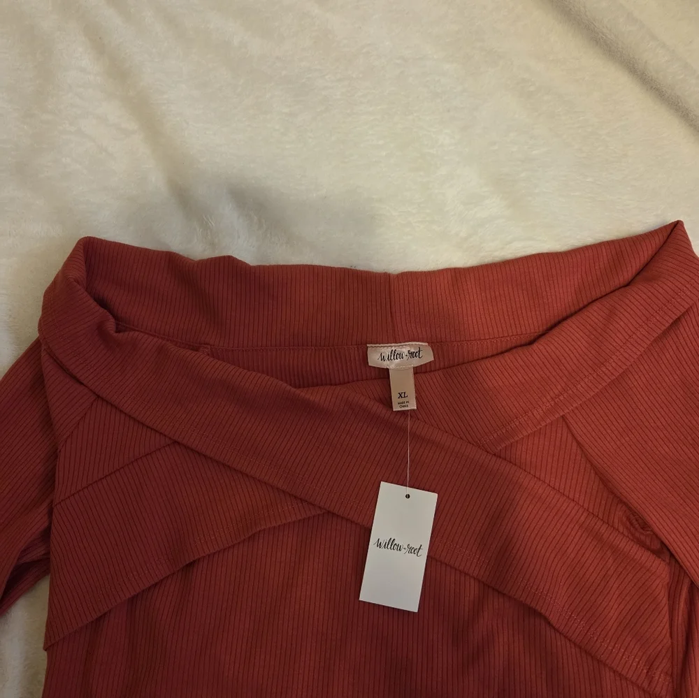 Red Off-Shoulder Ribbed Women's Top - Picture 3 of 4